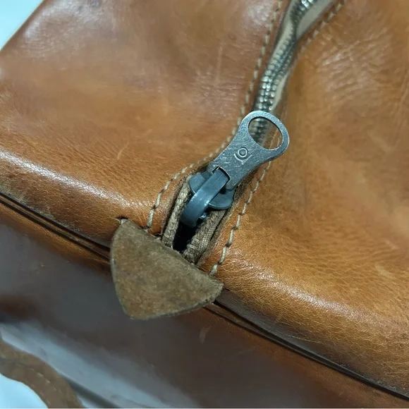 Vintage Leather Duffle bag - Picture 13 of 16